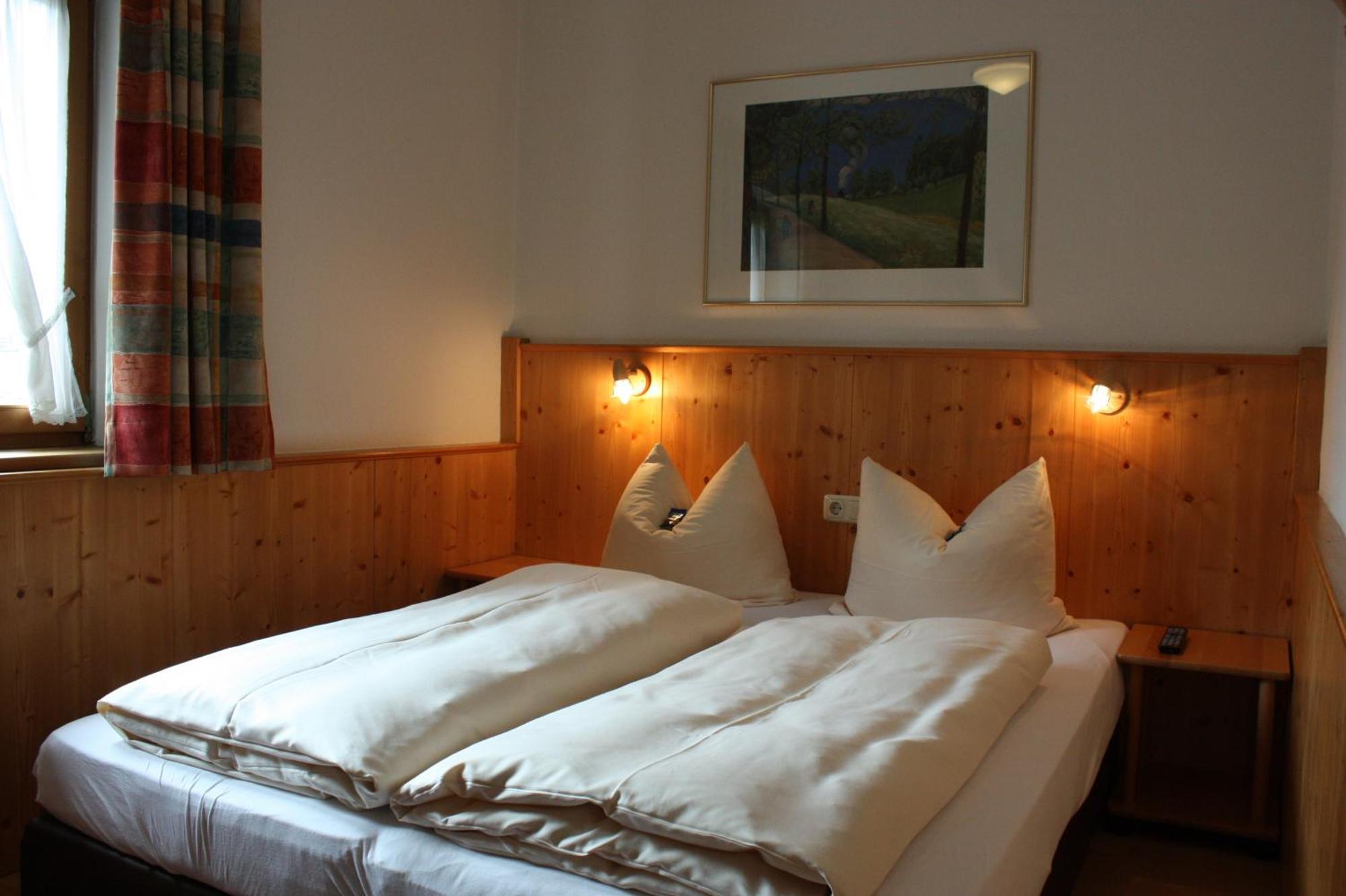 Hotel Garni Otto Huber Oberammergau Bagian luar foto